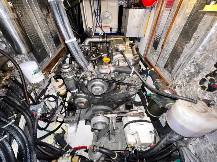 Mrs. Jones Yacht Photos Pics 