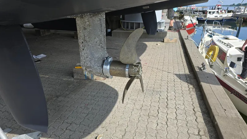 Super Trouper Yacht Photos Pics Propeller of 2019 Fountaine Pajot Saona 47 catamaran on dry dock.