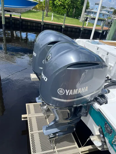 2021 Sea Hunt 30 Gamefish Yacht Photos Pics 