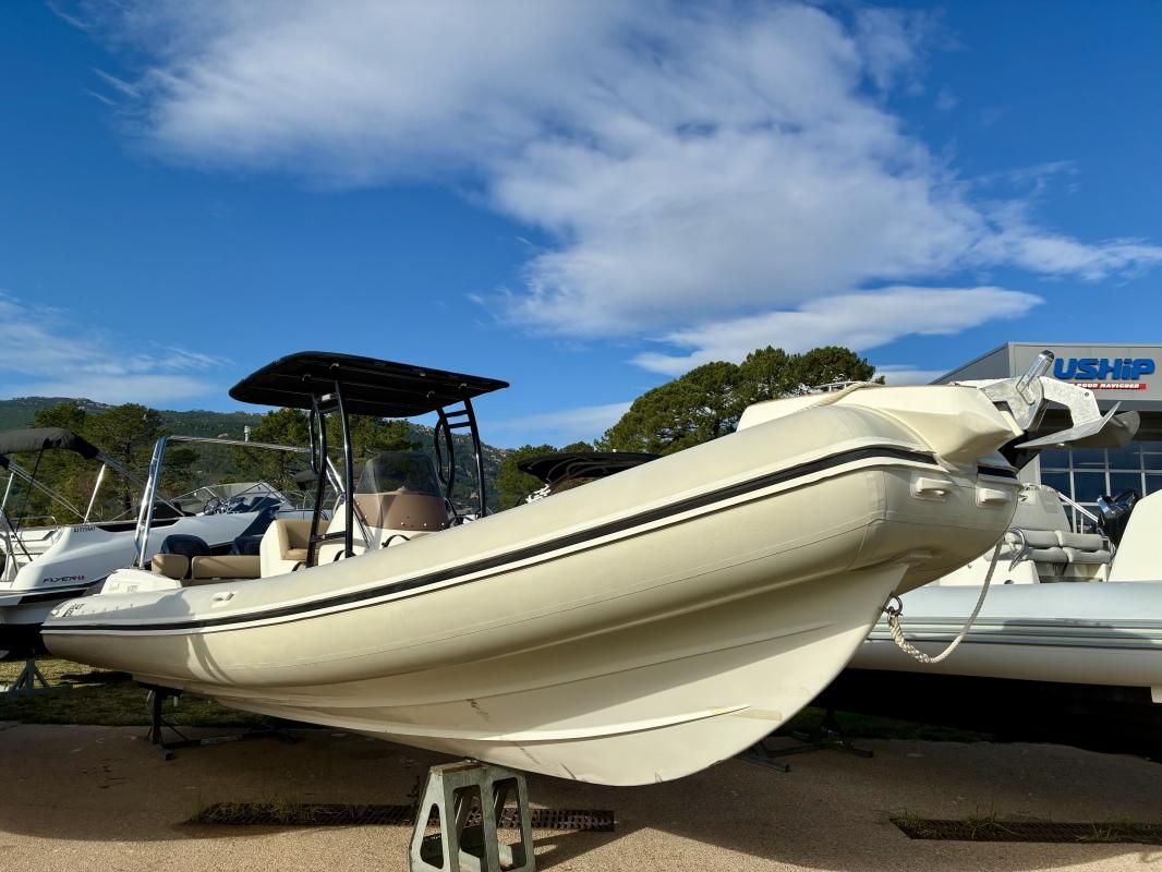 2015 Blackfin Elegance 9