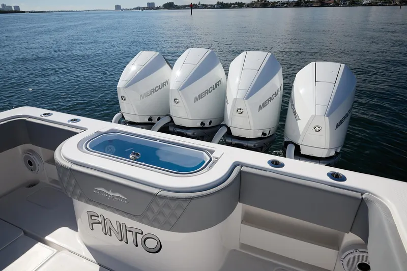 Finito Yacht Photos Pics Invincible 39 Finito - Livewell