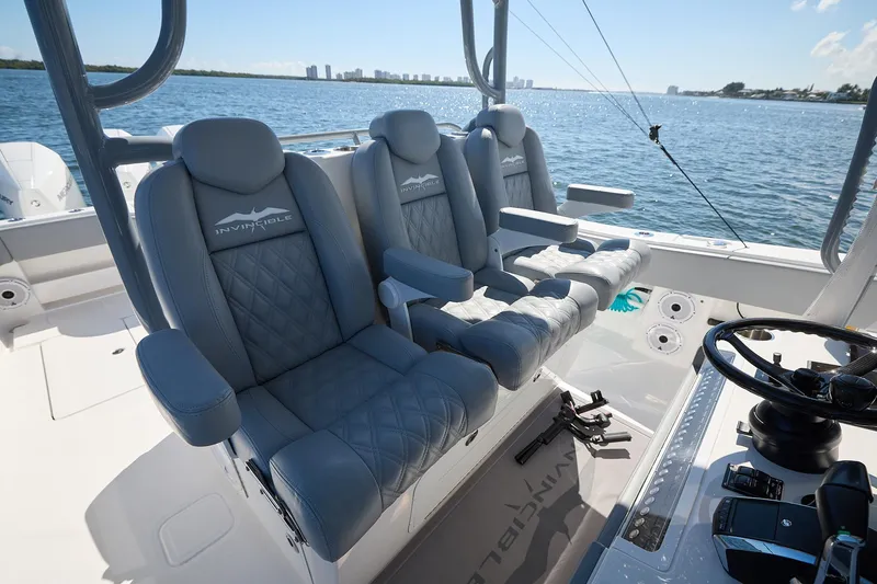 Finito Yacht Photos Pics Invincible 39 Finito - Helm Chairs