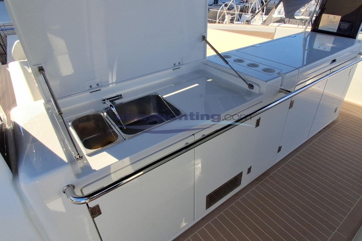 2025 Solaris Power 48 