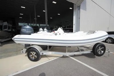 Zodiac Yachtline 490 Deluxe NEO 90hp In Stock