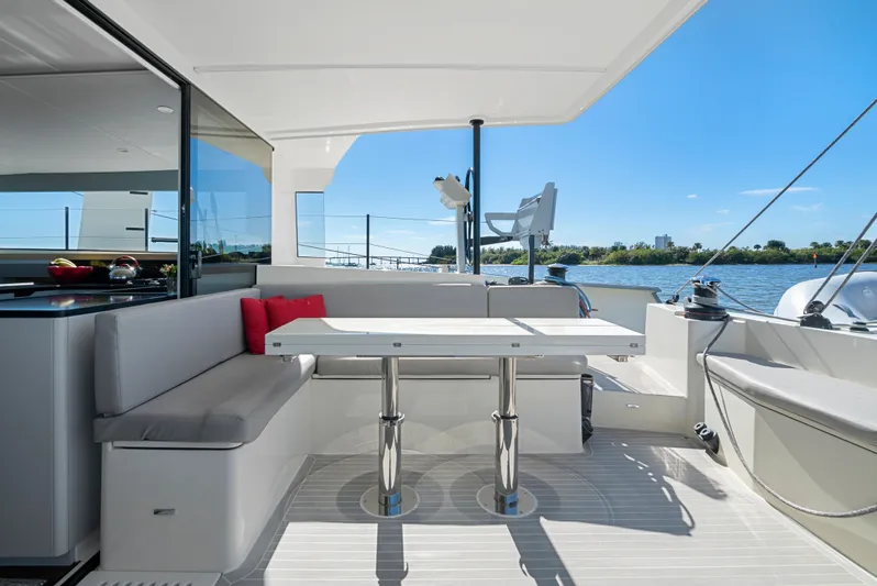 Navitas Yacht Photos Pics 