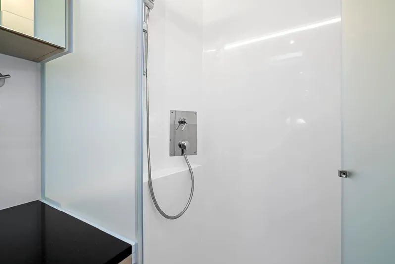 Navitas Yacht Photos Pics 