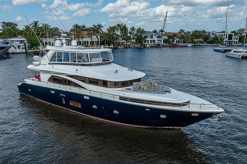 Seven D's Yacht Photos Pics 