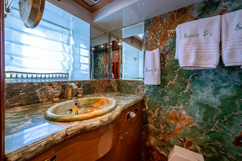 Seven D's Yacht Photos Pics 