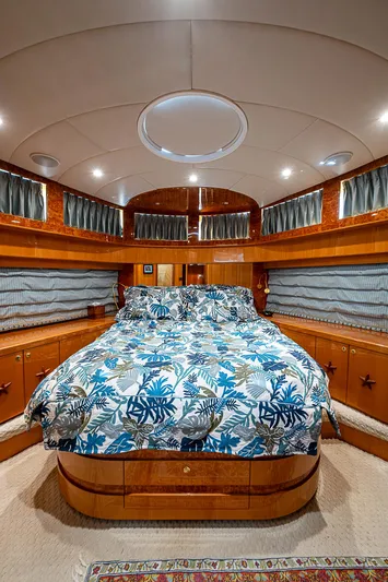 Seven D's Yacht Photos Pics 