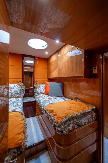 Seven D's Yacht Photos Pics 