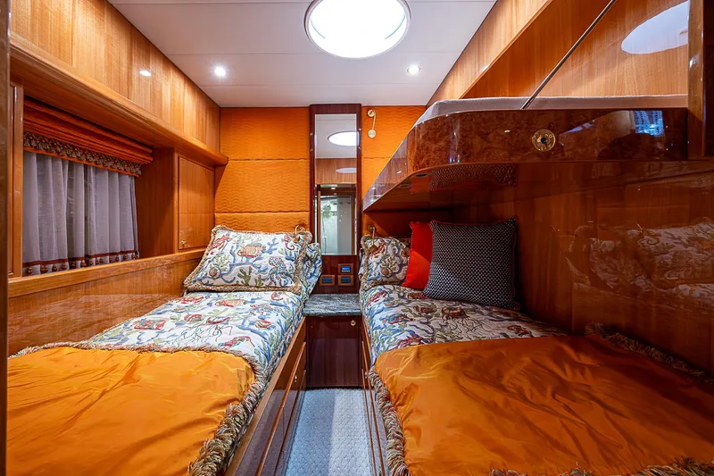 Seven D's Yacht Photos Pics 