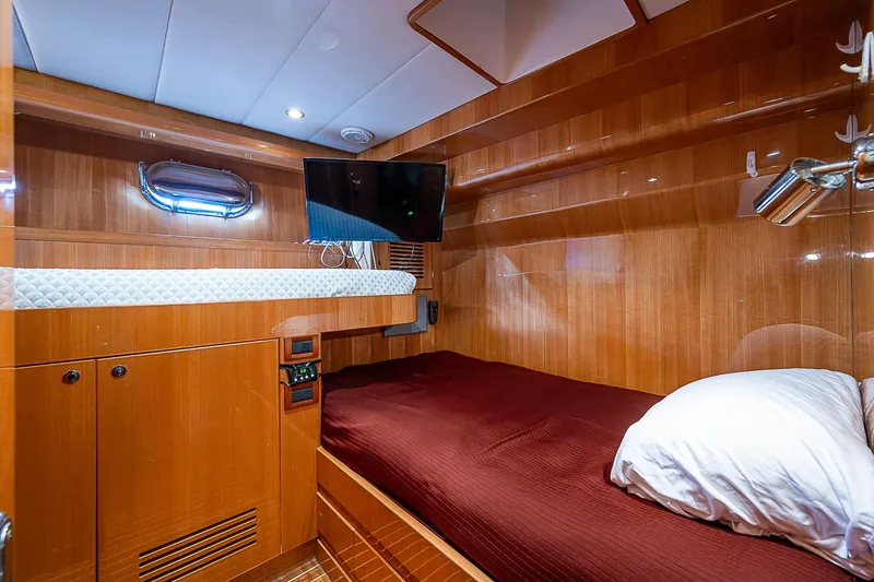 Seven D's Yacht Photos Pics 