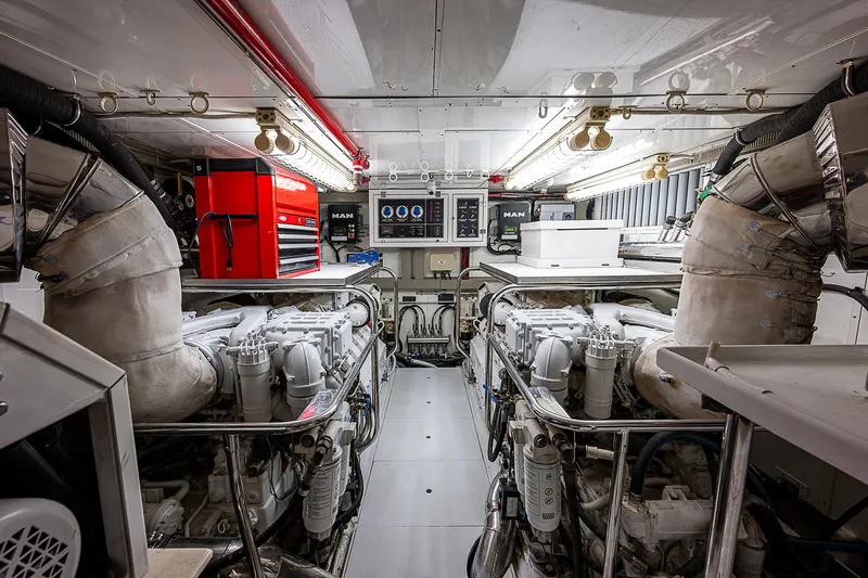 Seven D's Yacht Photos Pics 