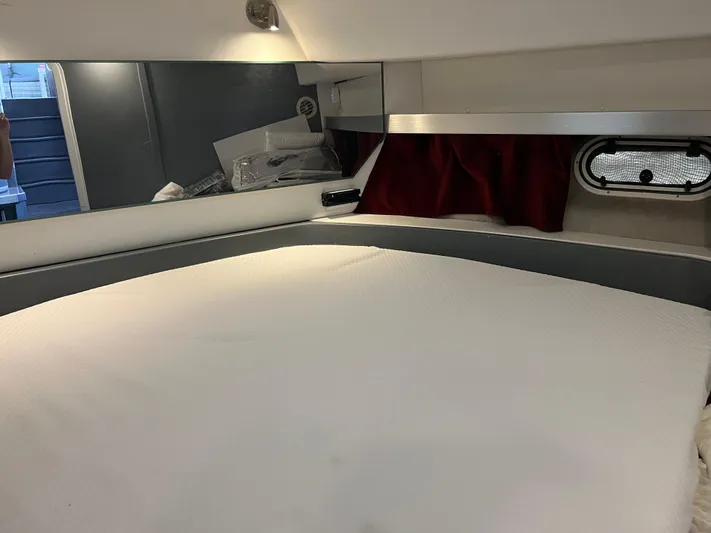 Low Engine Hours Yacht Photos Pics 