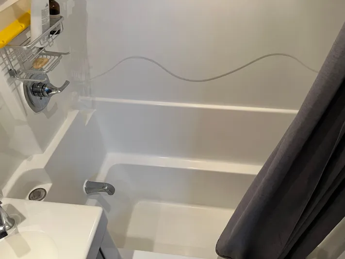 Low Engine Hours Yacht Photos Pics 