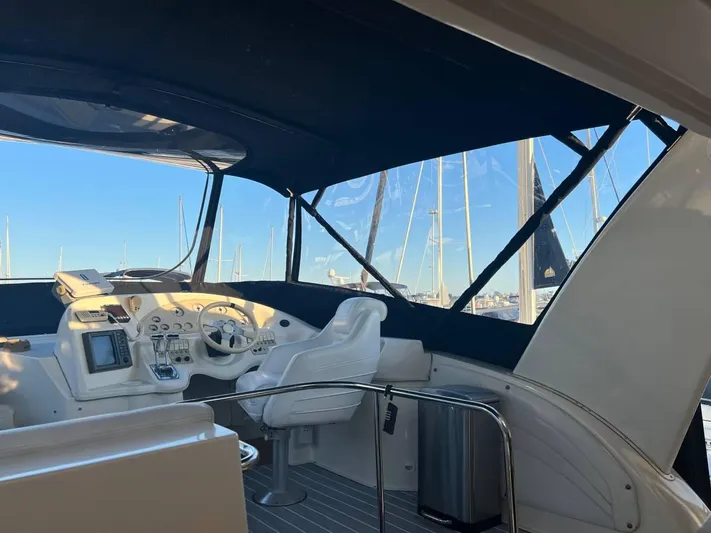 Low Engine Hours Yacht Photos Pics 