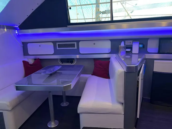 Low Engine Hours Yacht Photos Pics 