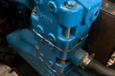 Low Engine Hours Yacht Photos Pics 