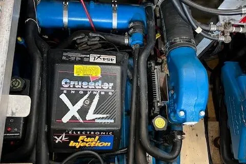 Low Engine Hours Yacht Photos Pics 