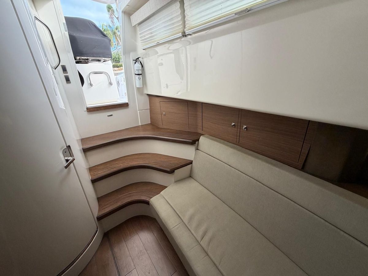 2017 Boston Whaler 42 