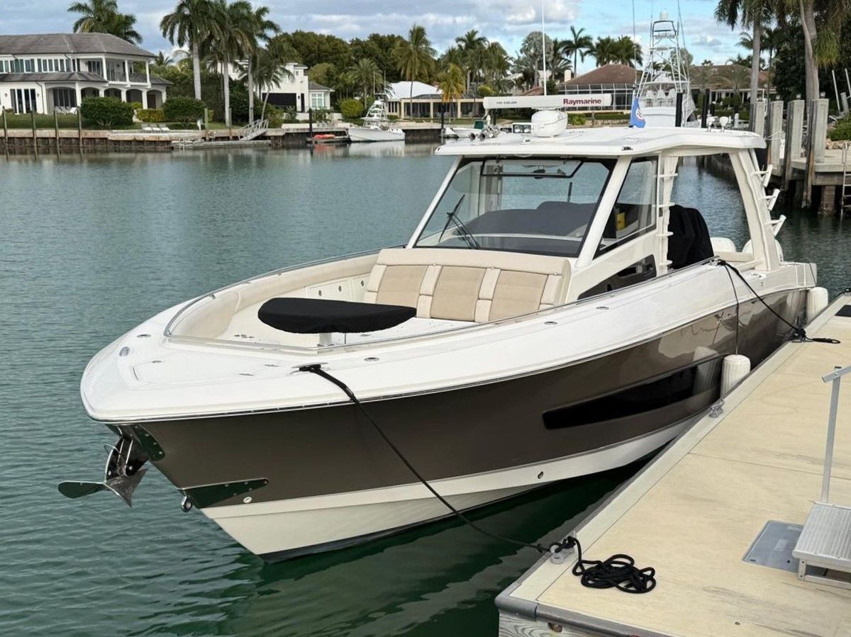 2017 Boston Whaler 42 