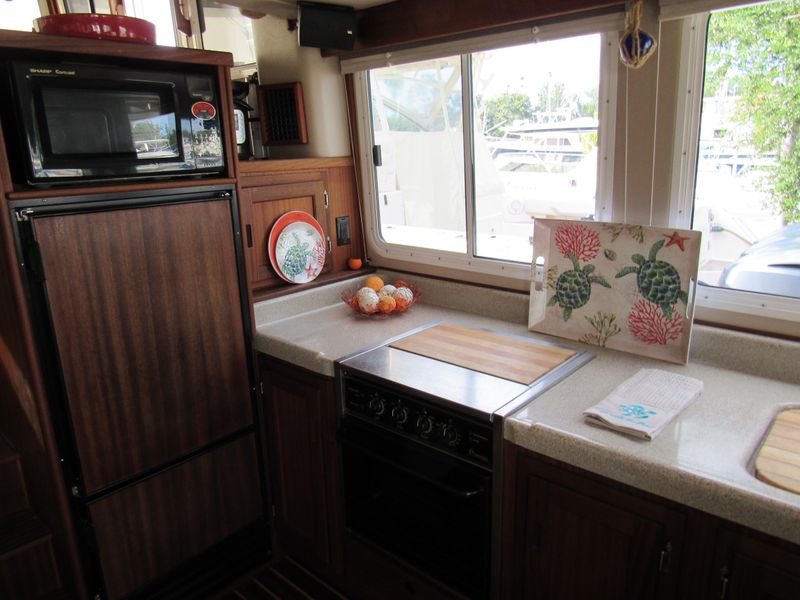 2011 American Tug 