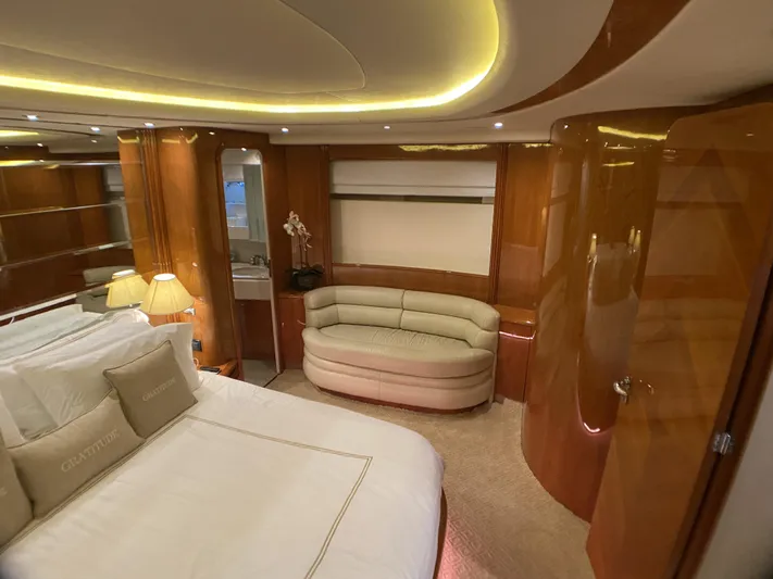 85 Azimut Ultimate Yacht Photos Pics 