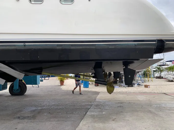 85 Azimut Ultimate Yacht Photos Pics 