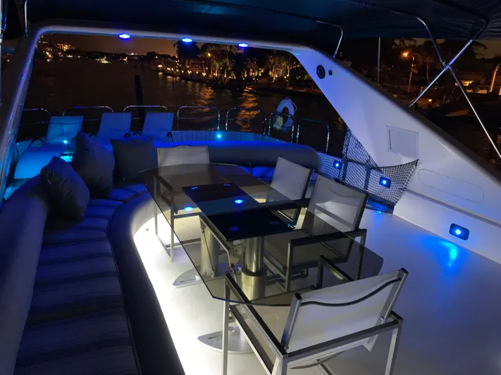 85 Azimut Ultimate Yacht Photos Pics 