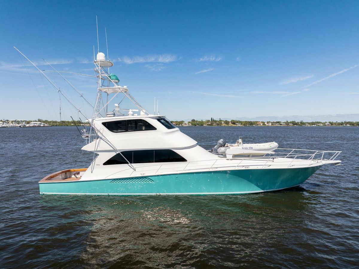 2005 Viking 74 