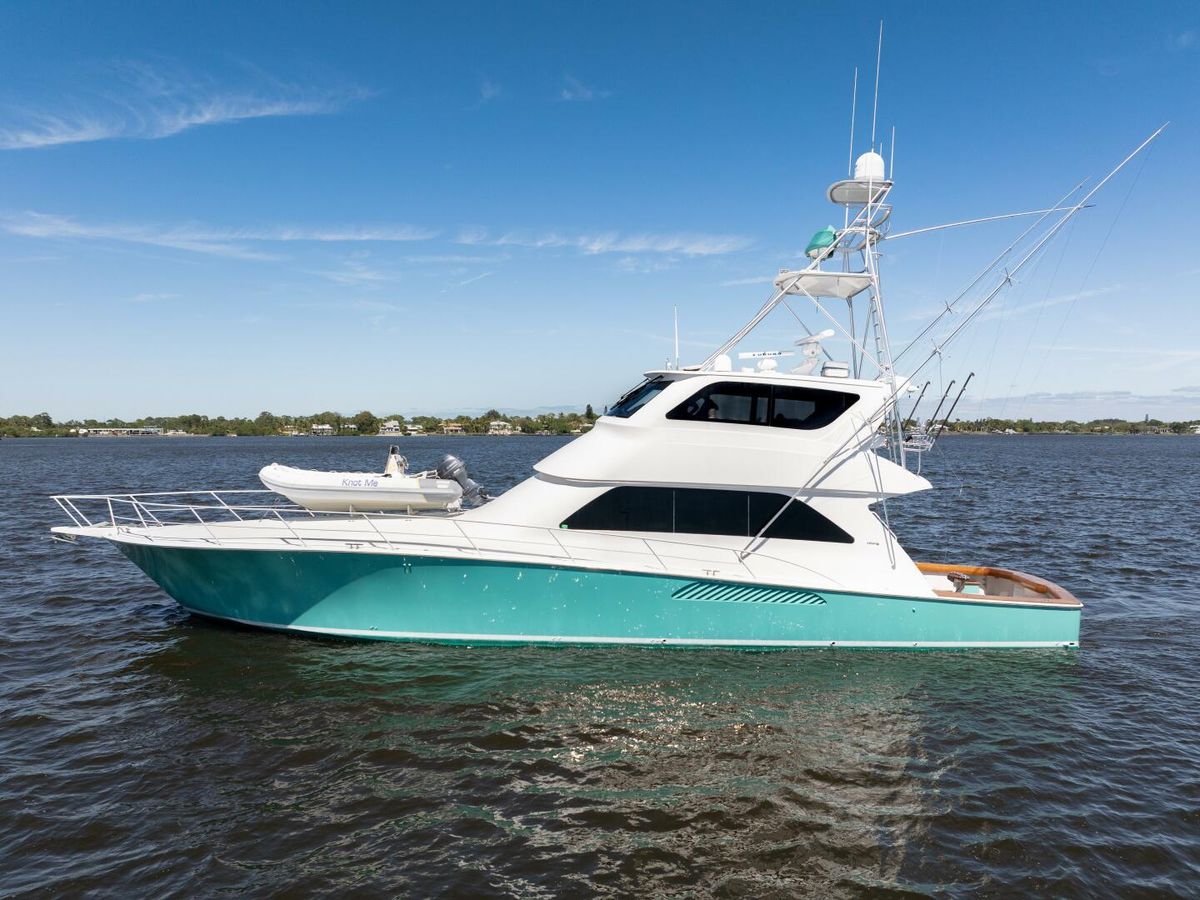 2005 Viking 74 