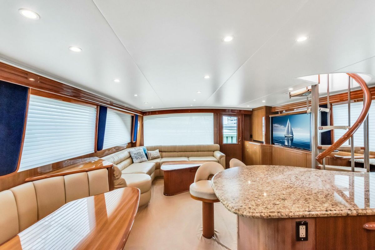 2005 Viking 74 