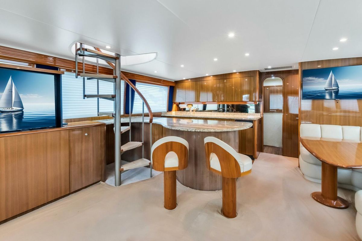 2005 Viking 74 