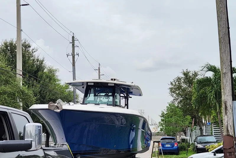  Yacht Photos Pics 2017 Hydra-Sports 4200 Siesta boat on trailer, parked on a street.