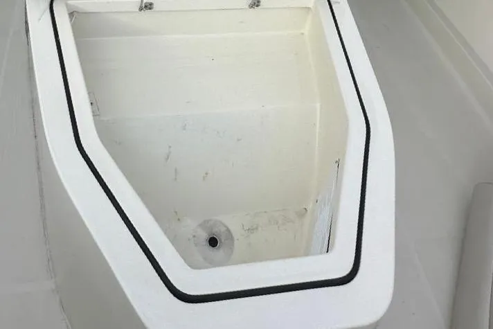  Yacht Photos Pics 2017 Hydra-Sports 4200 Siesta boat storage compartment, open and empty.