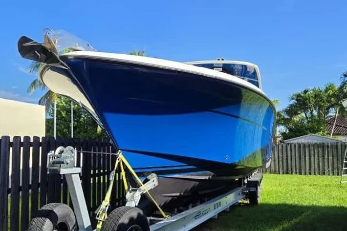  Yacht Photos Pics 2017 Hydra-Sports 4200 Siesta boat on trailer outdoors.