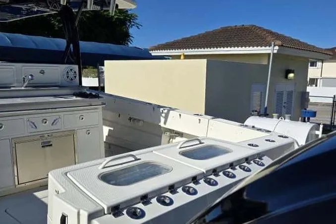  Yacht Photos Pics 2017 Hydra-Sports 4200 Siesta boat deck with controls.