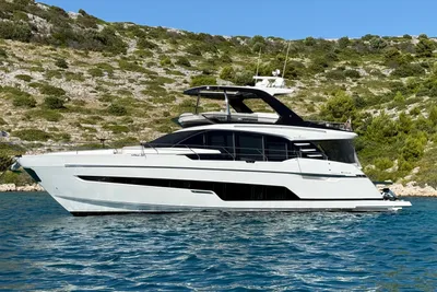 2022 Fairline Squadron 68