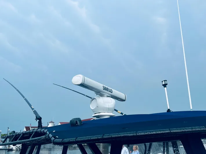 Donnalee2 Yacht Photos Pics 2004 Fountain 38 LX boat with Simrad radar system.