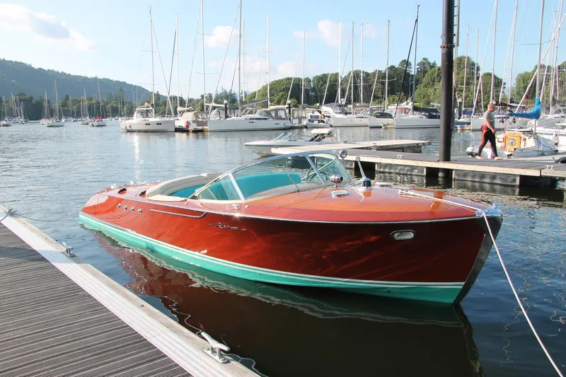 Berkeley Square Yacht Photos Pics 