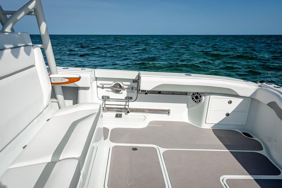 2023 Yellowfin 54 