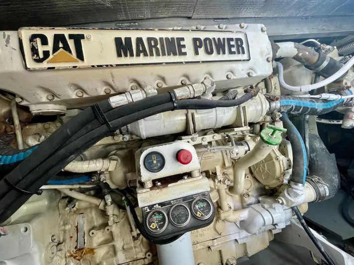 No Doubts IV Yacht Photos Pics CAT Marine Power engine in a 1999 Sea Ray 500 Sundancer yacht.