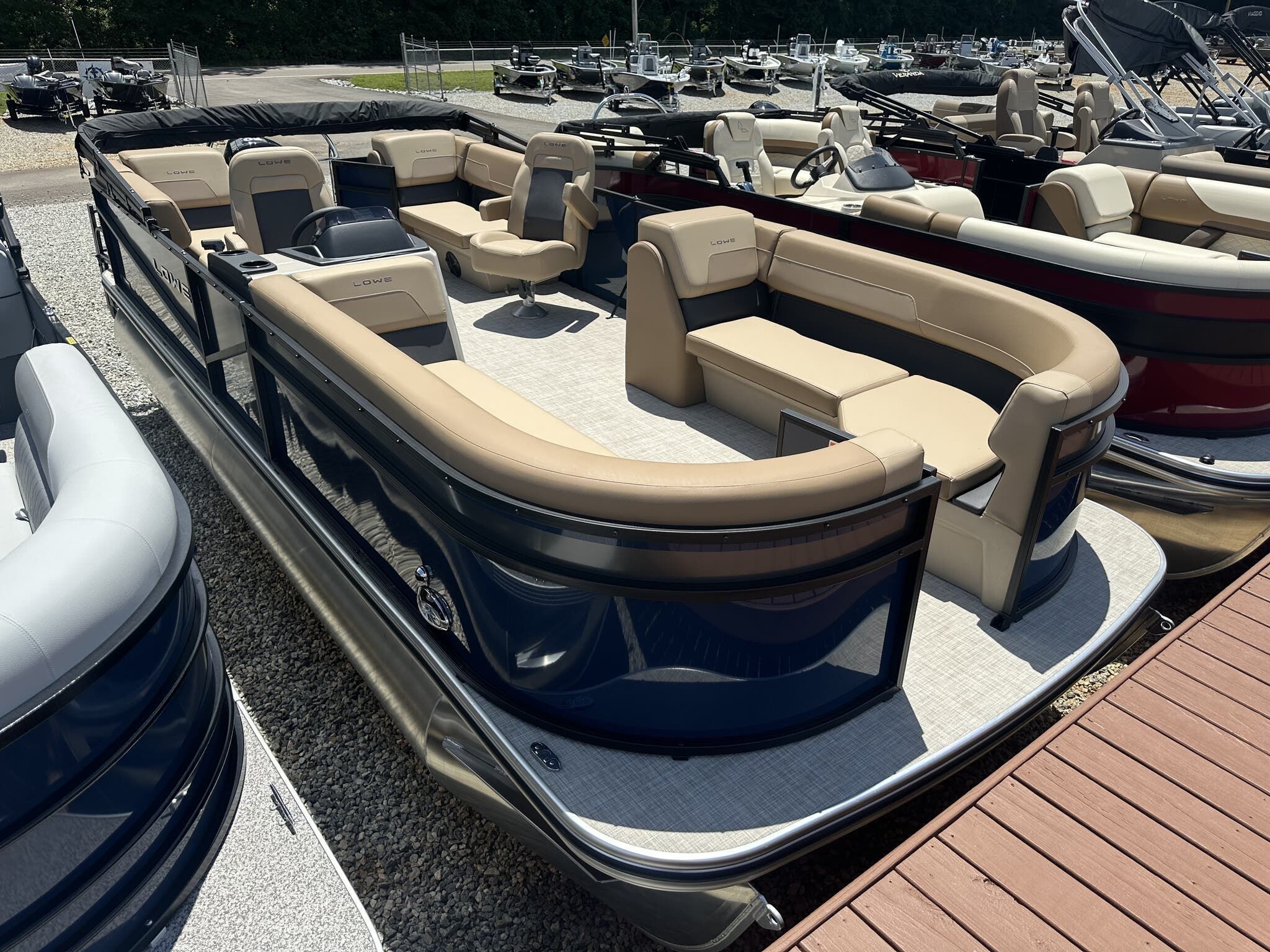 Lowe LS Walk Thru 210