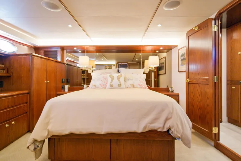 Esperanca Yacht Photos Pics Luxurious bedroom interior of 1998 West Bay 58 Sonship Pilothouse MY yacht.
