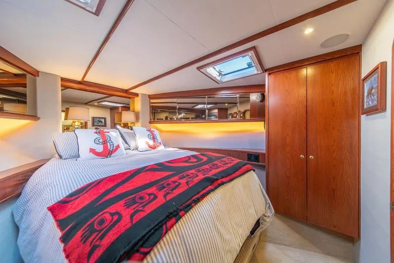Esperanca Yacht Photos Pics Luxurious bedroom interior of 1998 West Bay 58 Sonship Pilothouse MY yacht.