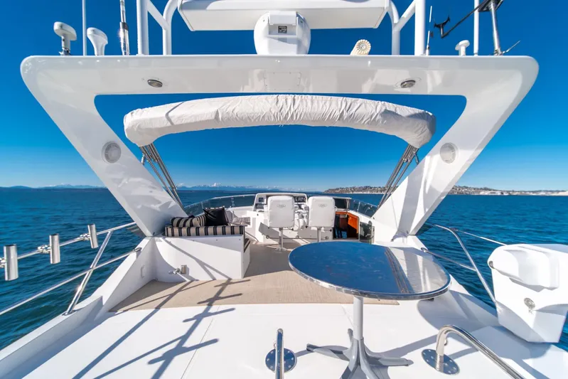 Esperanca Yacht Photos Pics Luxurious 1998 West Bay 58 Sonship Pilothouse yacht deck with ocean view.