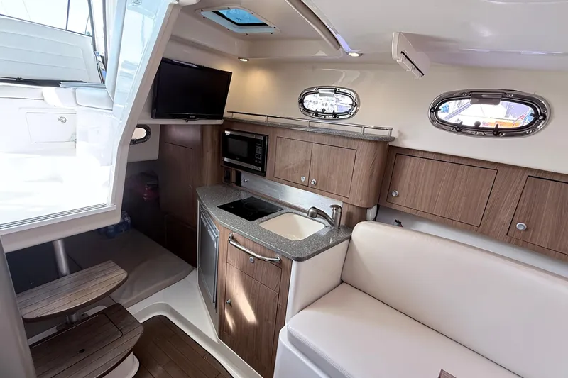  Yacht Photos Pics Galley