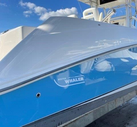 2007 Boston Whaler 320 Outrage