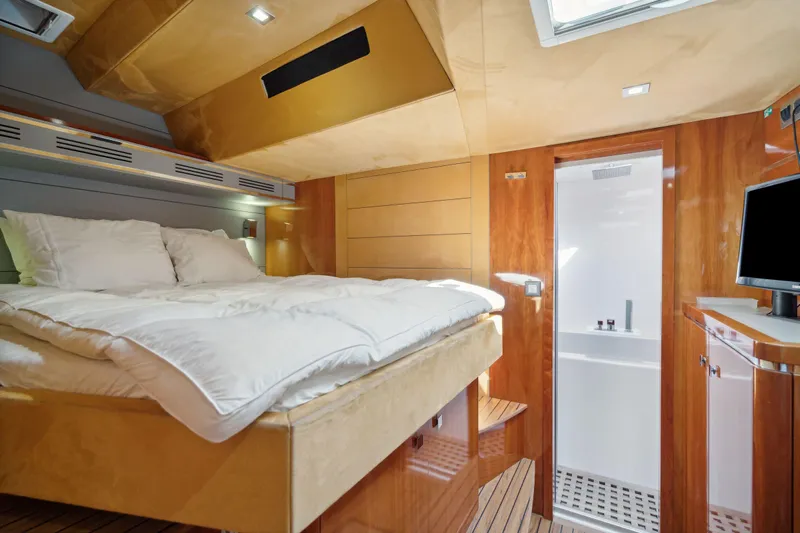 La Cura Yacht Photos Pics 