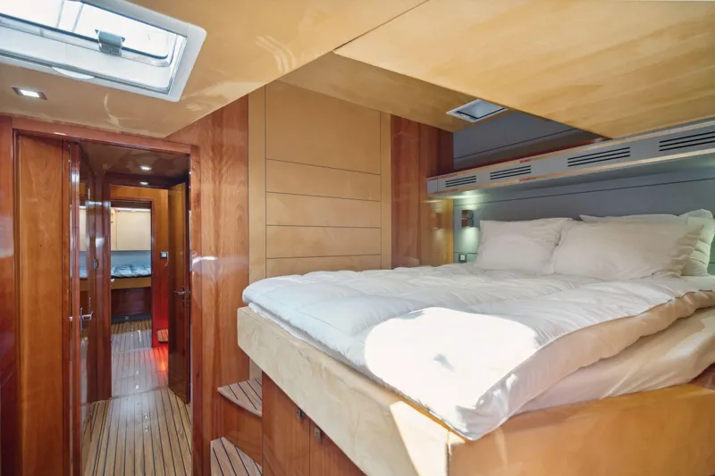 La Cura Yacht Photos Pics 